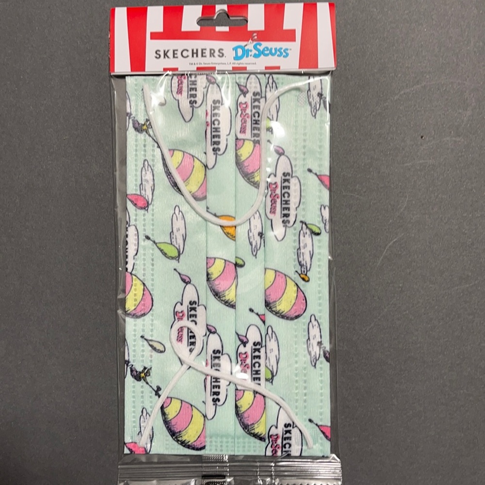 Skechers Women’s Dr. Seuss Disposable Face Mask